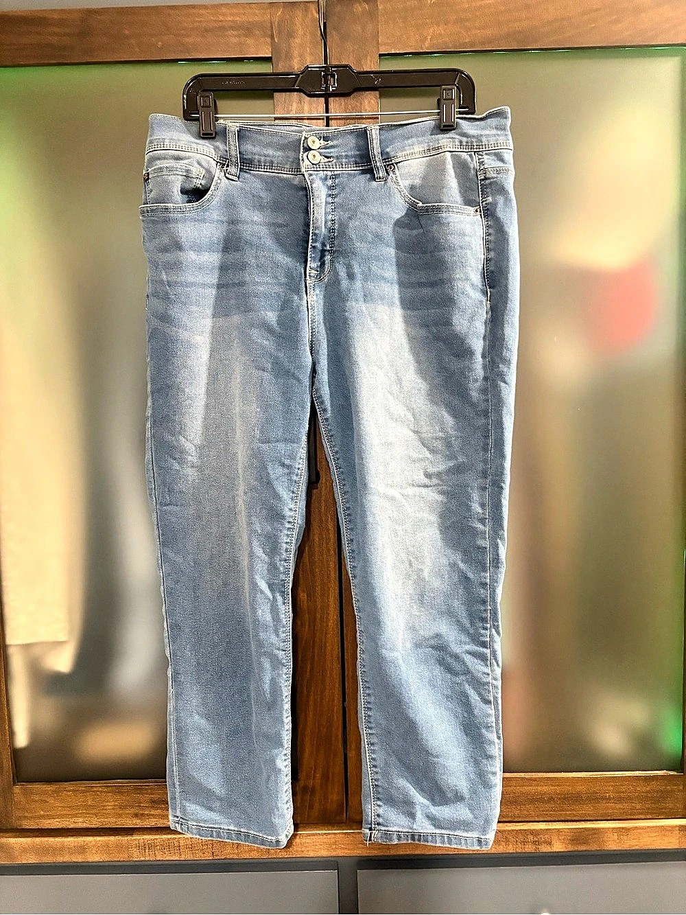 Curve Appeal Women's Straight Leg Jeans Size 14/32 Like New